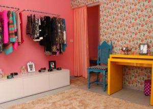 como montar uma loja de roupas em casa