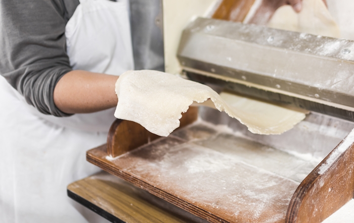 Produção da massa de pastel