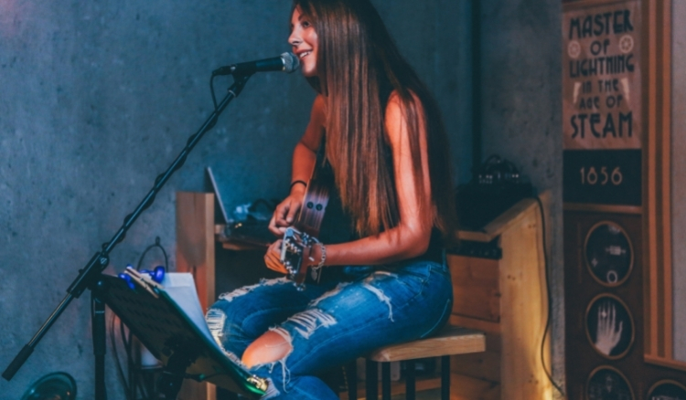 Como ganhar dinheiro cantando