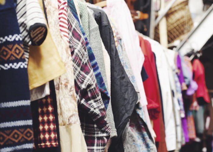 comprar roupas para brechó