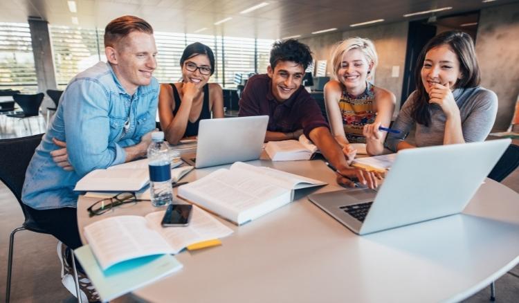 O que vender na faculdade para ganhar dinheiro