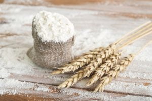 como é feita a farinha de trigo