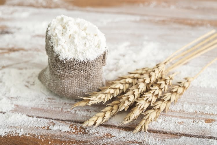 como é feita a farinha de trigo