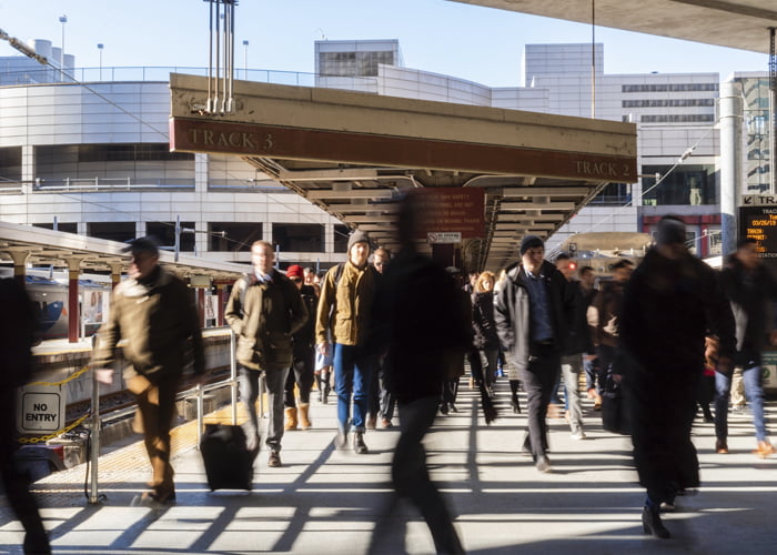ponto comercial dentro de um terminal de ônibus