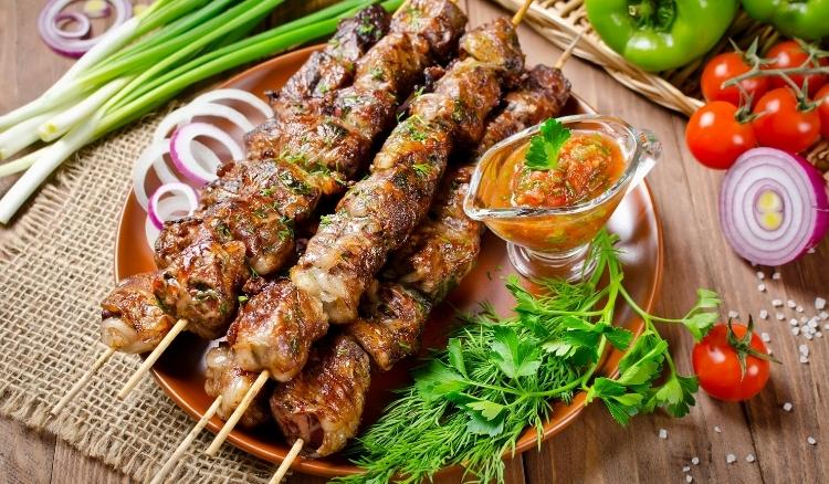 Vender churrasquinho é lucrativo atualmente