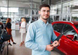 Quanto ganha um vendedor de carros