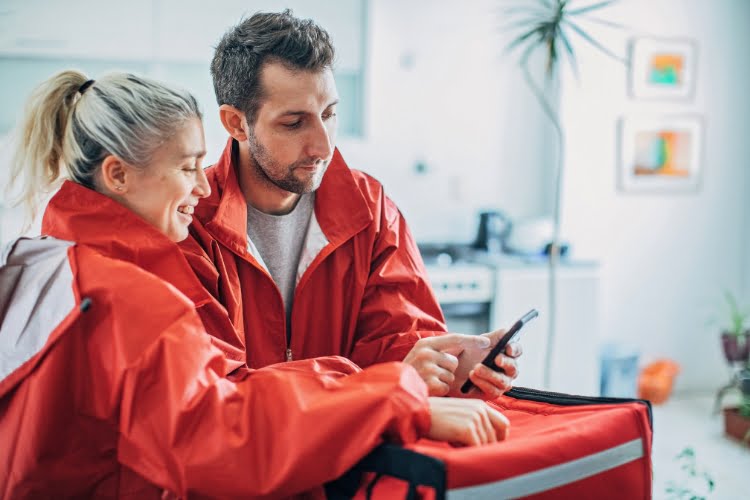 Como ser entregador Jadlog? Veja quanto paga e como cadastrar