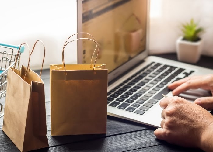 Por que o preço da loja é diferente do site