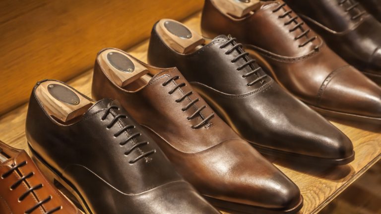 As 6 marcas de sapatos masculinos brasileiras mais vendidas