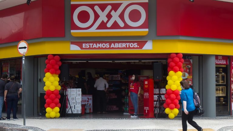 Quem é o dono da OXXO? Saiba quem está por trás dessa rede