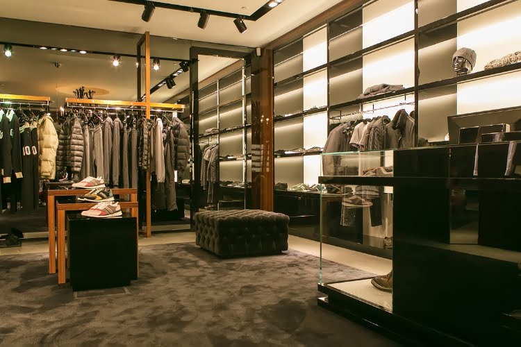 material para montar loja de roupas