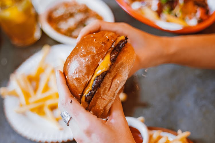 quanto ganha um dono de lanchonete