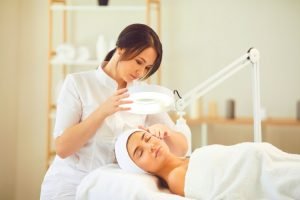 quem pode trabalhar com limpeza de pele