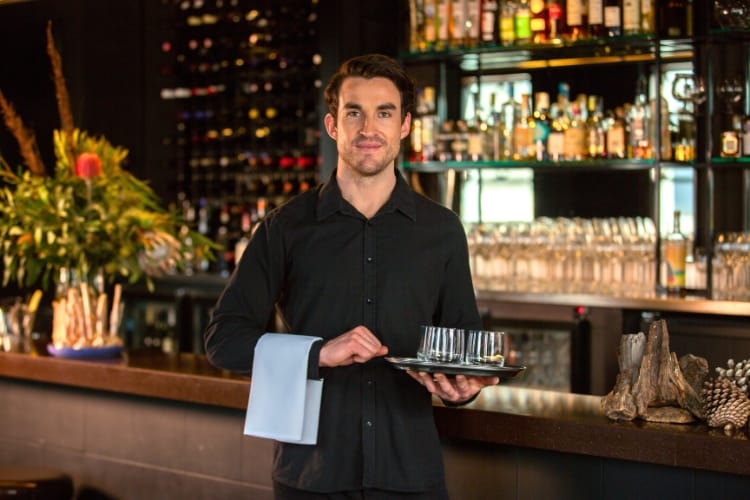 Como se sair bem como garçom