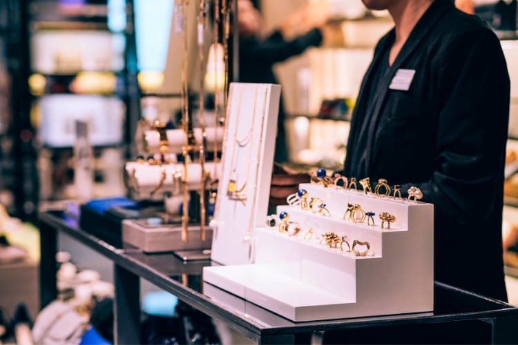 Onde fica a fábrica da Rommanel