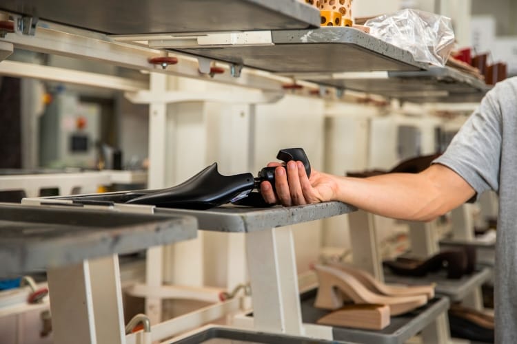 onde fica a fábrica da Modare