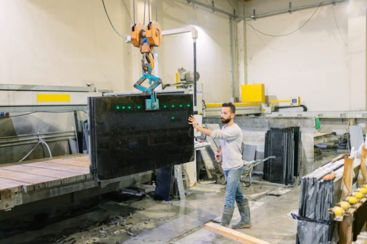 quanto ganha um dono de marmoraria