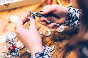 Como vender artesanato em casa